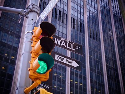 Wall Street green light