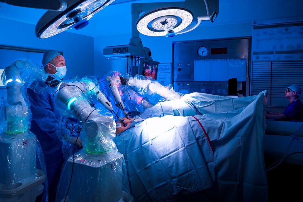 Robots in the operating room: How deep tech is revolutionizing medicine