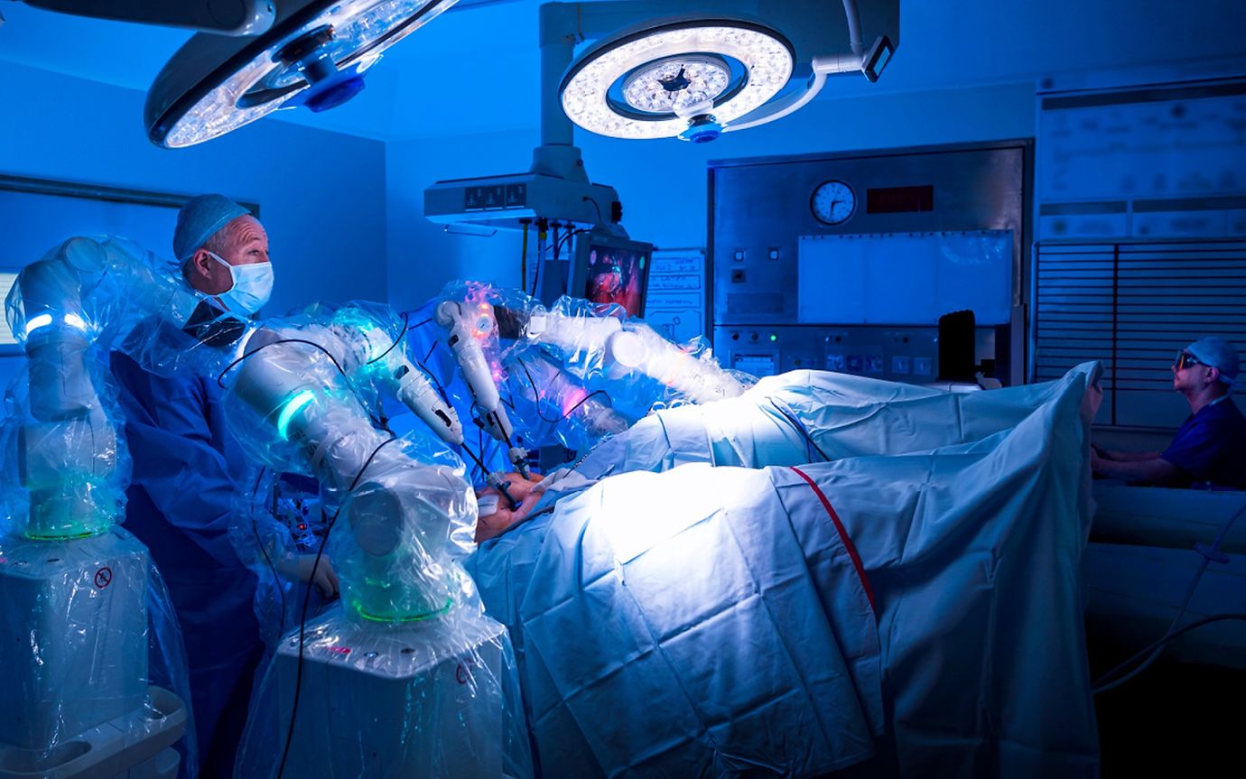 Robots in the operating room: How deep tech is revolutionizing medicine